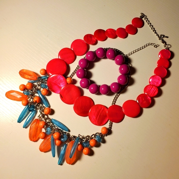 Jewelry - Barbie Core Bundle Shell and Glass beads 2 necklaces 1 Braclet Valentine